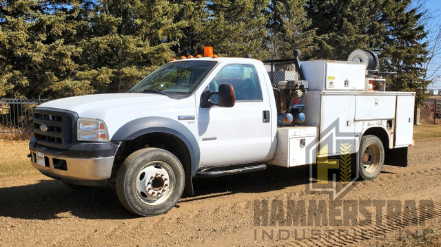 FORD F-550 XL Service Lube Truck in Cars & Trucks in Edmonton