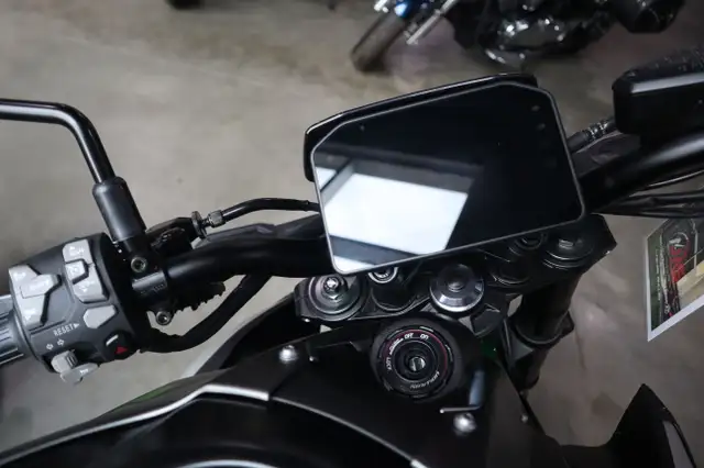 2025 Kawasaki Z900 in Street, Cruisers & Choppers in Edmonton - Image 4