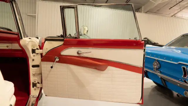 1956 Ford Crown Victoria in Classic Cars in London - Image 20