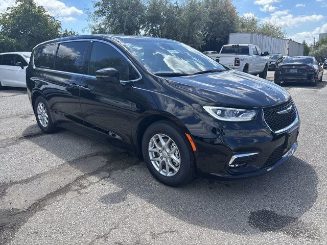 2026 Chrysler Pacifica Select in Cars & Trucks in Mississauga / Peel Region - Image 3