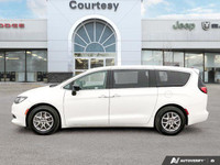 Recent Arrival! 3rd row seats: split-bench, Apple CarPlay/Android Auto, Fully automatic headlights,... (image 2)