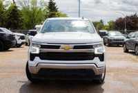 // ACCIDENT FREE!! // // SINGLE OWNER! // Experience the reliability and capability of the 2022 Chev... (image 1)