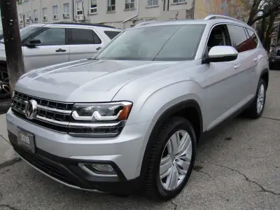 8 PASSENGER. EXECUTIVE LINE PREMIUM PACKAGE. SILVER WITH BLACK LEATHER INTERIOR. 20 INCH ALLOY WHEEL...