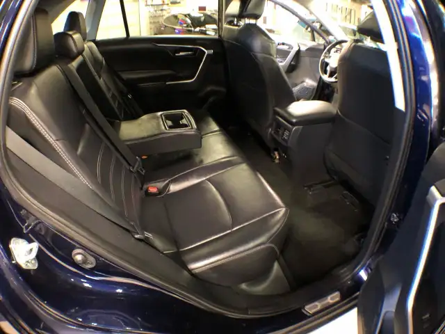 2019 Toyota RAV4 XLE AWD LEATHER SUNROOF L/ASSIST B/SPOT CARPLAY in Cars & Trucks in City of Toronto - Image 27