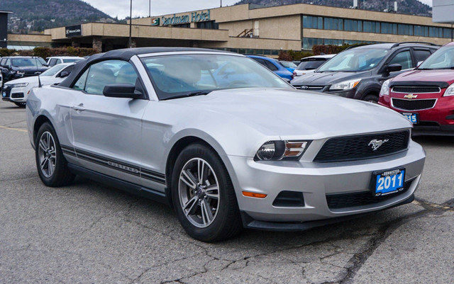 2011 Ford Mustang V6 in Cars & Trucks in Penticton - Image 3