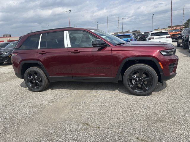 2025 Jeep Grand Cherokee Altitude in Cars & Trucks in Mississauga / Peel Region - Image 4