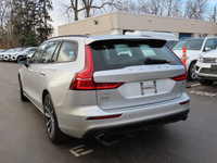 T6 V60 WAGON - 100% CANADIAN VEHICLE Visit Our Website @ EliteLuxuryMotors.ca Please note that 30% o... (image 9)