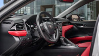 *Leather Seats, Sunroof, Wireless Charging, Premium Audio, Heated Seats! * This handsome Toyota Camr... (image 9)