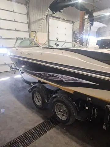 2006 Rinker 2265.0 260 hpCovers are in great shapeTrailer incl 2006 Rinker 226 5.0 260 hp Covers are...