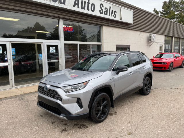 2020 Toyota RAV4 Hybrid XLE CLEAN CARFAX -XSE-Leather-Navigat... in Cars & Trucks in Annapolis Valley - Image 2