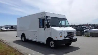 2011 Ford Econoline E-450 Cargo Step Van With Shelving, 5.4L V8 SOHC 16V engine, automatic, RWD, air...