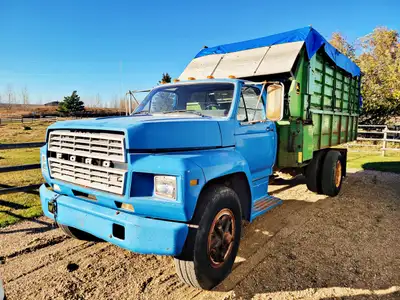 Ford 700 With 716A John Deere Feed Box Year: 1980 Make: Ford Model: 700 With 716A John Deere Feed Bo...