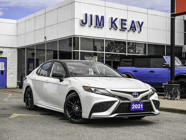 2021 Toyota Camry Hybrid Xse in Cars & Trucks in Ottawa