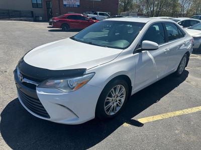  2015 Toyota Camry LE 2.5L/LOW KILOMETERS/NO ACCIDENTS/CERTIFIED