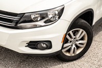 VEHICLE FEATURES: AIR CONDITIONING, POWER FOLDING MIRRORS, LEATHER, ADJUSTABLE STEERING WHEEL, RAIN... (image 2)