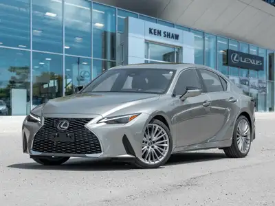 One owner, leased vehicle, full service history, clean Carfax. LOW kms!Luxury package. dometer is 25...