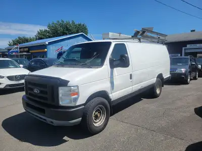 E-250 Ext Commercial -- A/C -- RACK ÉCHELLE -- VITRE ÉLECTRIQUE -- MOTEUR 5,4 L ***JAMAIS ACCIDENTÉ...