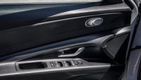 *Blind Spot Monitoring, Heated Seats, Heated Steering Wheel, Aluminum Wheels, Apple CarPlay! * Dynam... (image 7)