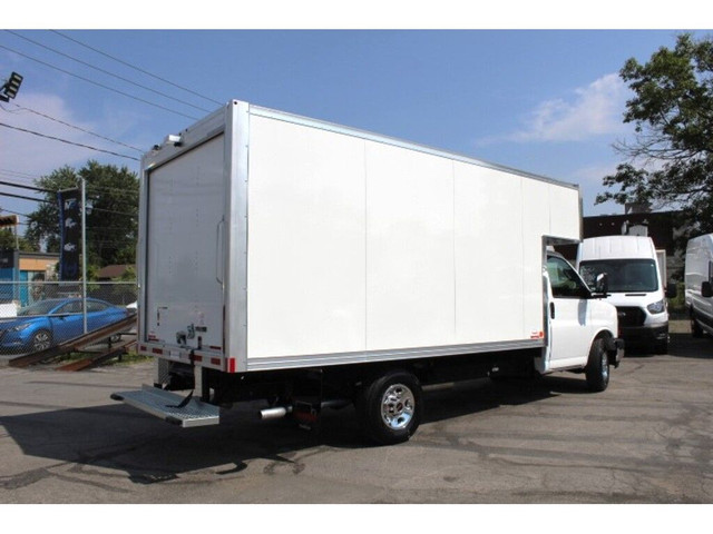 2025 GMC Savana CUBE 14 PIEDS + DECK / 12 KM / 6.6 LITRES NEUF in Cars & Trucks in Laval / North Shore - Image 4