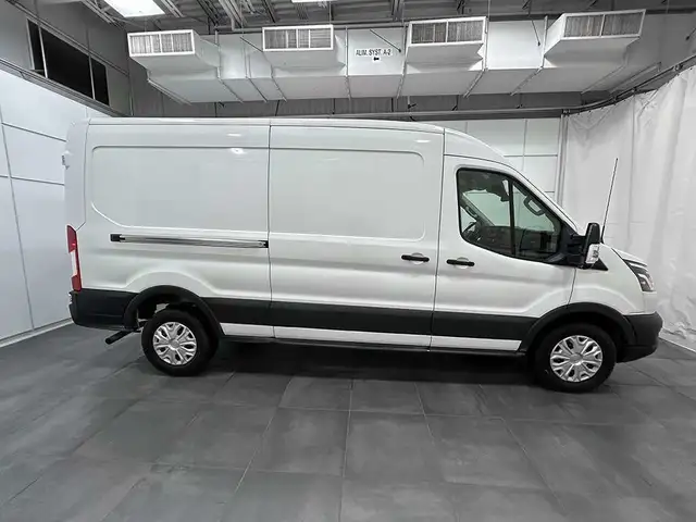 2023 Ford Transit Cargo Van T250 148 MEDIUM ROOF - HAUTEUR DE 6  in Cars & Trucks in Québec City - Image 8