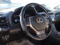 HYBRID VEHICLE FEATURES: »» Combines electric and gasoline power seamlessly »» Regenerative braking... (image 9)