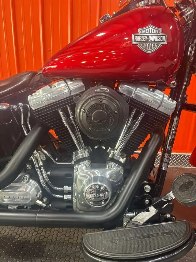 2012 Harley-Davidson Softail Slim in Street, Cruisers & Choppers in Moncton - Image 4