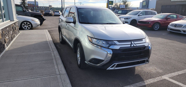 2019 Mitsubishi Outlander ES AWC in Cars & Trucks in Calgary - Image 3