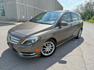 2014 Mercedes-Benz B-Class B 250 Sports Tourer / TWO KEYS / SUPER CLEAN CAR!