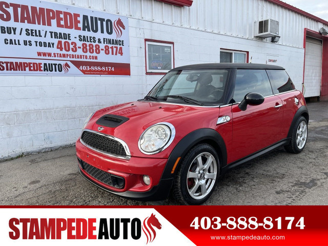 2011 MINI Cooper Hardtop in Cars & Trucks in Calgary