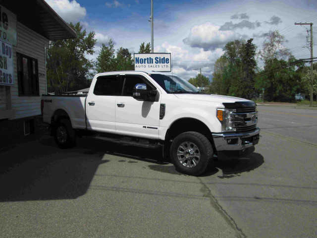 2017 Ford 1 Ton Trucks Lariat in Cars & Trucks in Prince George - Image 3