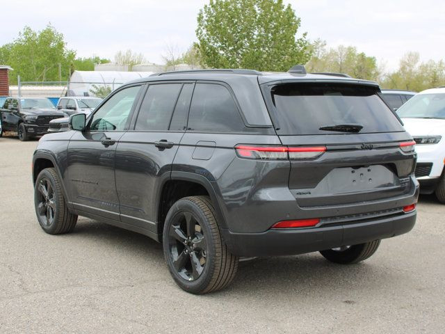 2025 Jeep Grand Cherokee Limited 4x4, Pano Sunroof, Trailer Tow in Cars & Trucks in Calgary - Image 3