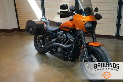 $170 Bi-WeeklySaddle Bags, Luggage Rack, T-sport Fairing, Hand guards, Speaker Kit 2019 Harley-David...