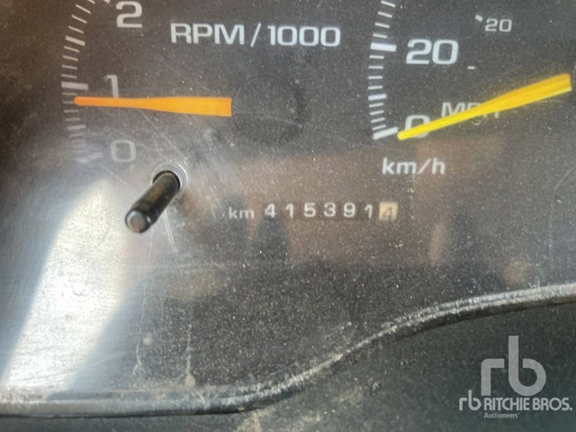 1995 Chevrolet 3500 4X2 DUMPER 14X7 in Cars & Trucks in City of Montréal - Image 3