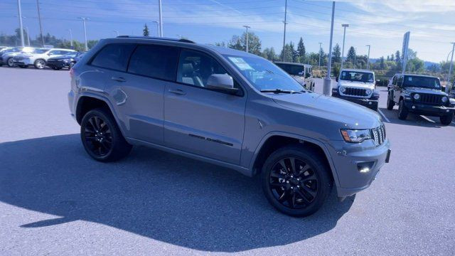 2021 Jeep Grand Cherokee Altitude | 4X4 | Leather | Sunroof in Cars & Trucks in Prince George - Image 2