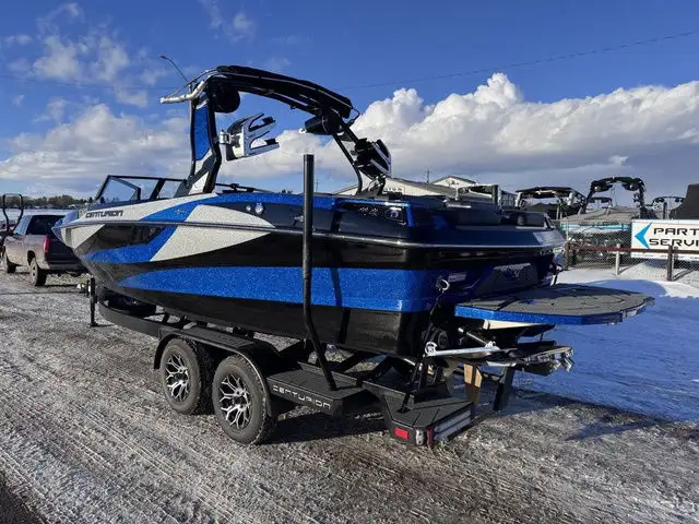 2025 Centurion Fe23 in Powerboats & Motorboats in Kelowna - Image 5