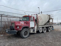 1999 Mack DM690S 4 Axle Concrete Mixer Truck