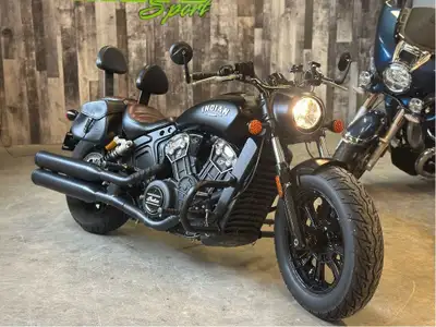 Indian Scout Bobber 2021 1133CC / 100HP Seulement 14 933KM Dossier conducteur et passager Valises Cr...