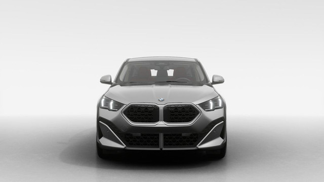 2025 BMW X2 xDrive28i | Sièges En Veganza Perforé, Rouge in Cars & Trucks in City of Montréal - Image 3