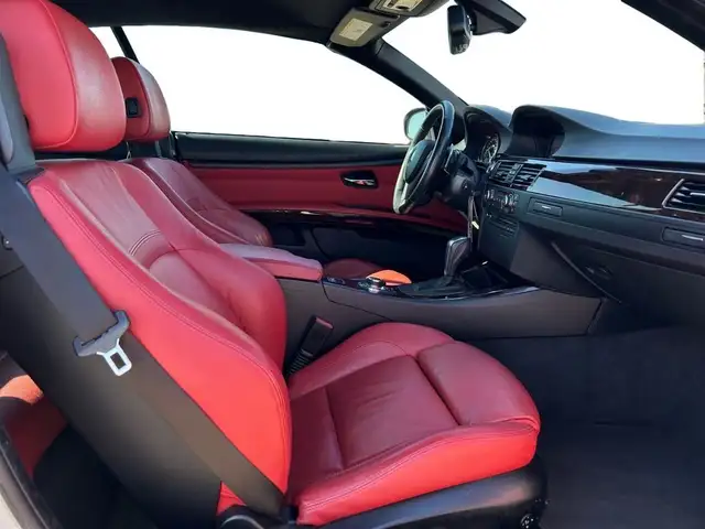 2011 BMW 3 Series Cabriolet 335i in Cars & Trucks in Calgary - Image 22