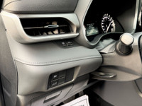 Toyota Highlander XLE AWD - 8 Passenger - Blue Exterior on Black Interior - Carfax Verified - No Acc... (image 9)