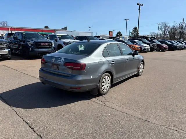 2016 Volkswagen Jetta Trendline in Cars & Trucks in Charlottetown - Image 8