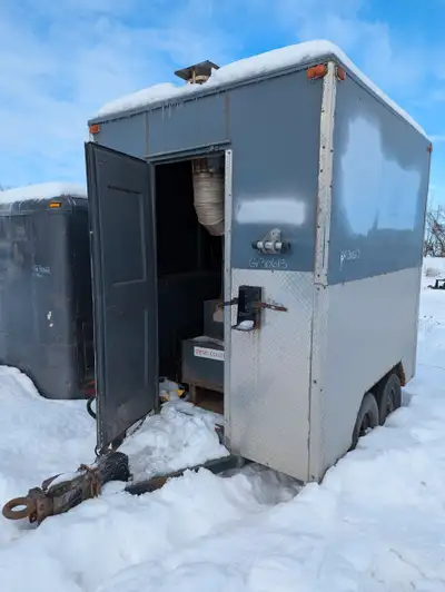 Heavy truck / Camion lourd - # STOCK: GX-30613 1994 REMORQUE CLOSED TRAILER WITH WATER HEATER REMORQ...