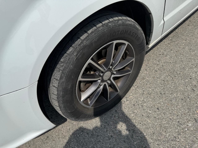 2016 Dodge Grand Caravan SE/SXT AS IS SPECIAL | YOU CERTIFY,... in Cars & Trucks in London - Image 3