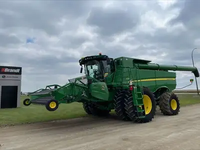 Excellent condition 2018 S790 with 1322 engine hours and 910 sep hours. Contour Master (Lateral Tilt...