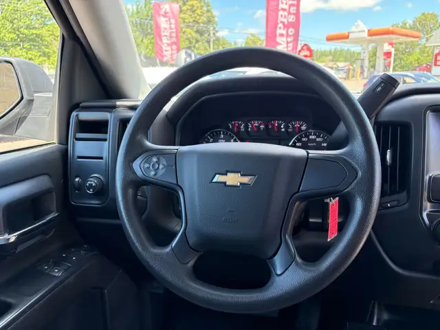 2015 Chevrolet Silverado 1500 LS 8' Box! 4x4! in Cars & Trucks in Moncton - Image 12