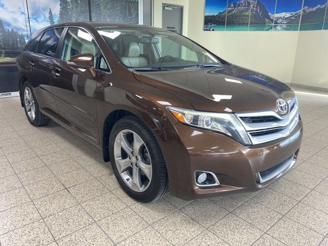 2014 Toyota Venza Limited | Panoramic Sunroof | Heated Leather in Cars & Trucks in Calgary - Image 3