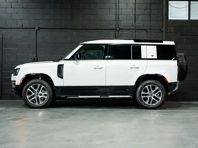 2023 Land Rover Defender 110 SE/PANO/360 CAM/MERIDIAN/CARPLAY/CL in Cars & Trucks in Mississauga / Peel Region - Image 5