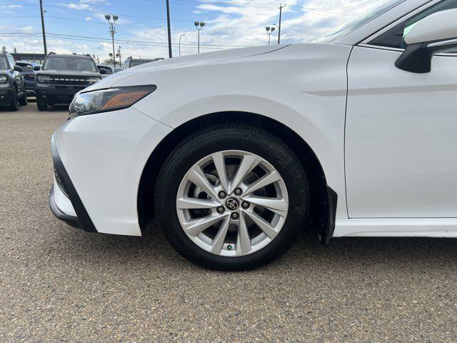 2022 Toyota Camry SE | Rear Cam | CarPlay | Rem Keyless Entry in Cars & Trucks in Edmonton - Image 3