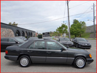 1993 MERCEDES-BENZ E300 RARE FIND! NOT TOO MANY AROUND! CARFAX VERIFIED, CLEAN TITLE, NO ACCIDENTS !... (image 4)