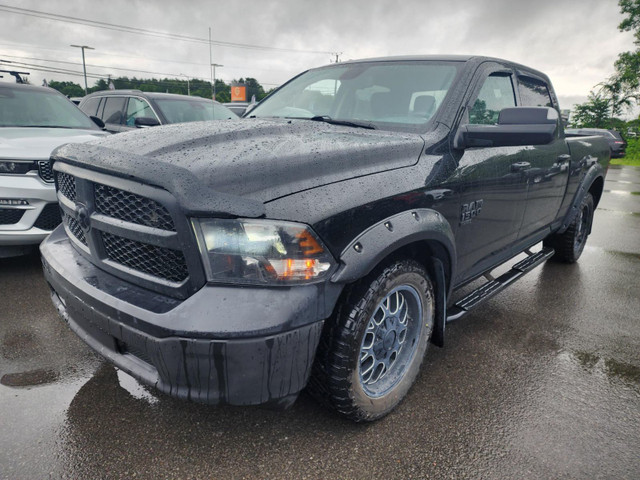 2022 Ram 1500 Classic TRADESMAN CREW 4X4 V8 *GR REMORQ* CARPLAY  in Cars & Trucks in Laurentides